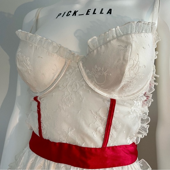 34C/S VS Victoria’s Secret Sexy Nurse Apron Costume garter lingerie white red - Picture 6 of 16